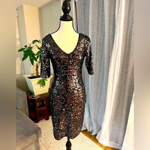 BCBGMaxAzria Dresses & Skirts - BCBGMaxAzria Black Sequin Bodycon Midi Dress